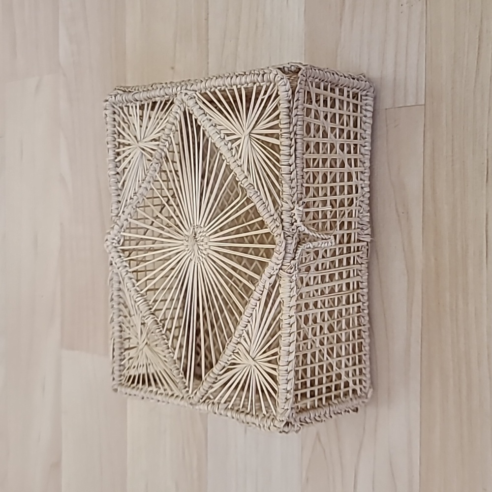 Vintage Folk Art Small Woven Treasure Box Sweet Grass & Wire 5 1/2"×4 1/2"×2"